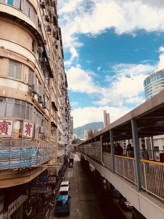 Hong-Kong-metro-elevated-walkway