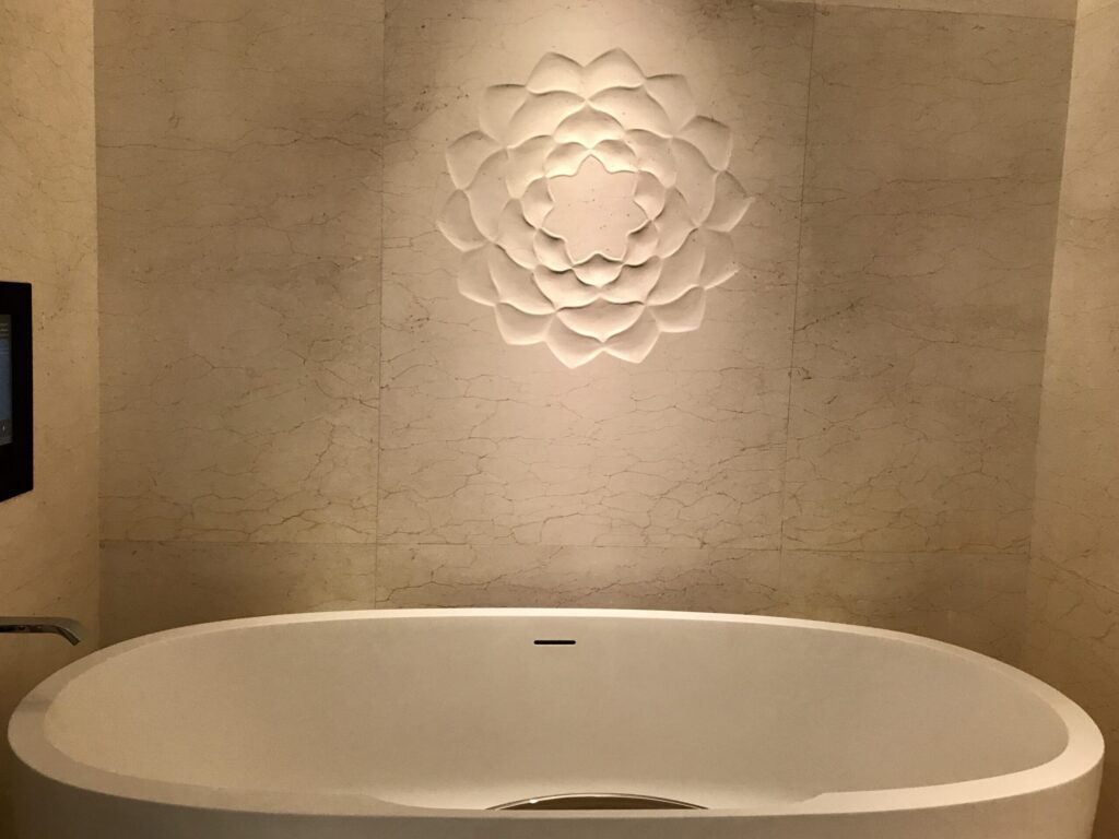 Park-Hyatt-Bangkok-soaking-tub